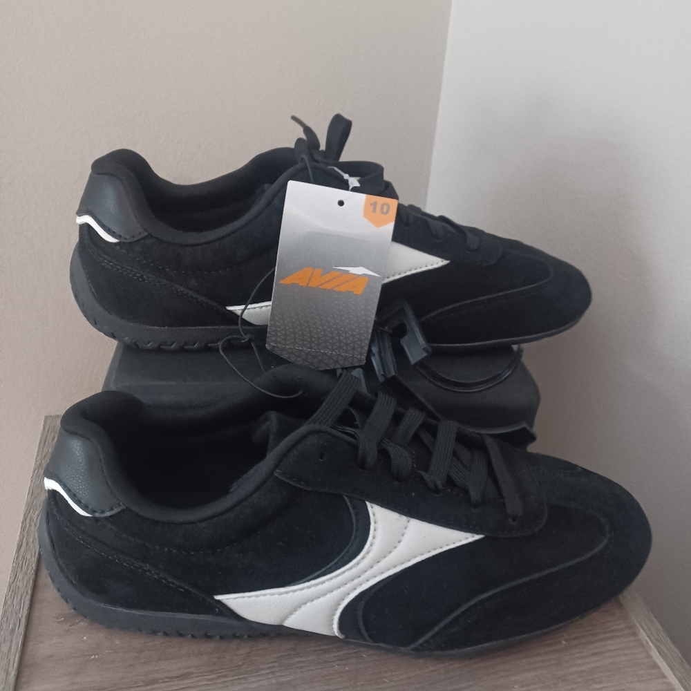 Avia Athletic Slim Sneakers Blk/white Sz 10